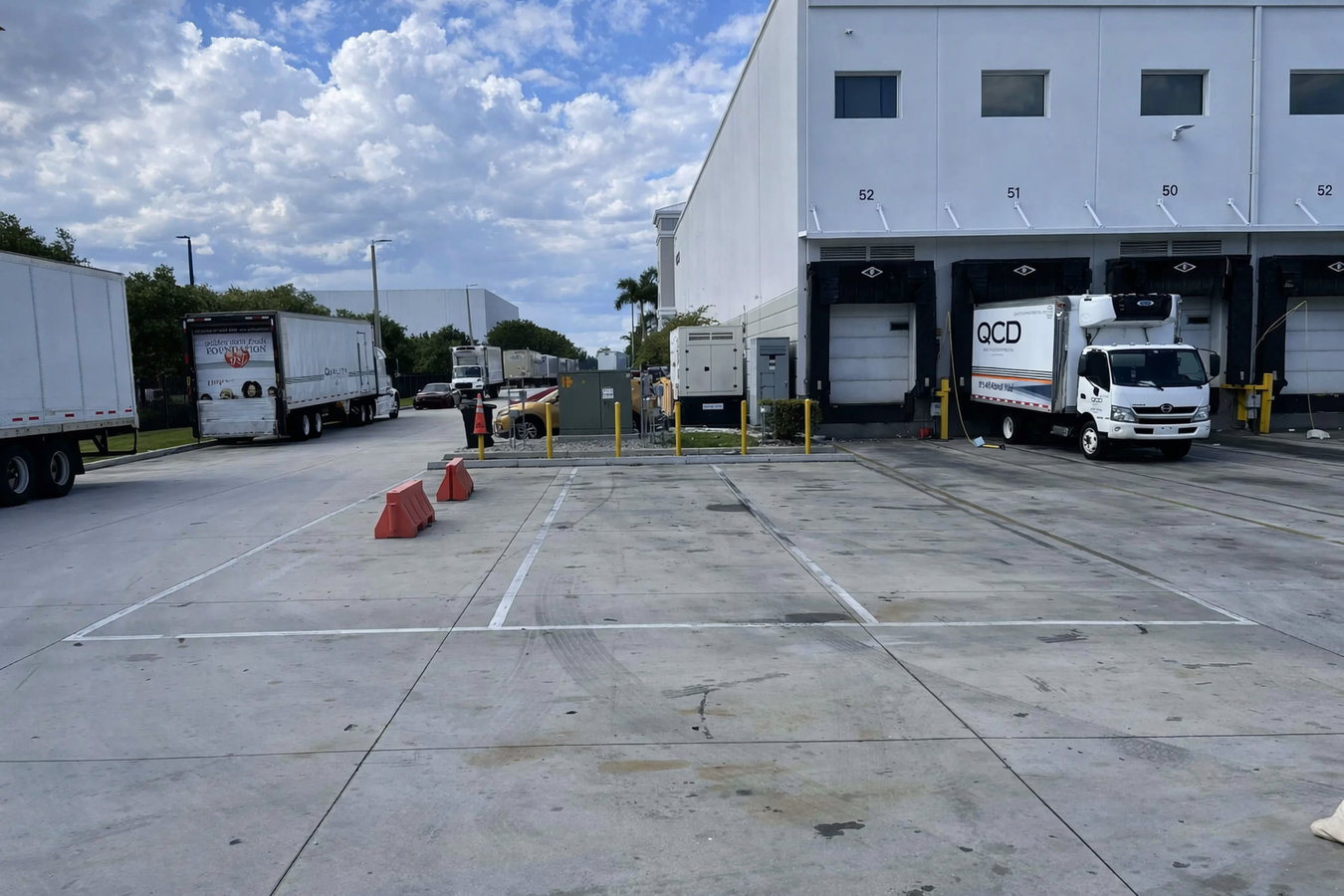 Concrete parking lot building in San Jacinto, CA